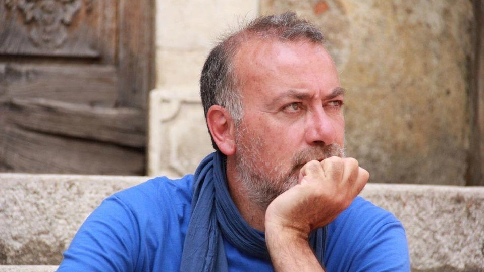 Fra Montepiano e Castiglione dei Pepoli oggi e domani la festa del cammino. Tra i protagonisti la maxi bandiera della pace e il paesologo Franco Arminio. . Fra Montepiano e Castiglione dei Pepoli oggi e domani la festa del cammino. Tra i protagonisti la maxi bandiera della pace e il paesologo Franco Arminio. .