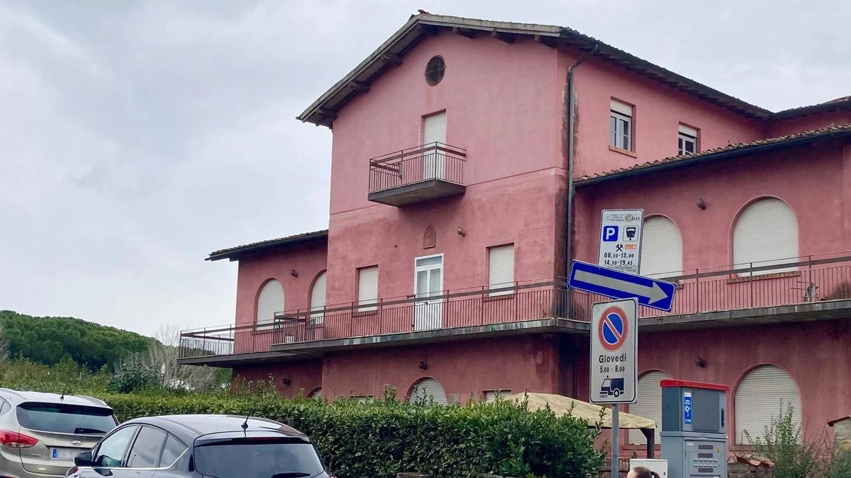 L'ex scuola Corridoni a Pontedera è stata venduta al decimo tentativo, ad un gruppo immobiliare, per 769.500 euro. L'edificio dismesso sarà trasformato per finanziare nuove opere, come la caserma, necessarie per la città. L'ex scuola Corridoni a Pontedera è stata venduta al decimo tentativo, ad un gruppo immobiliare, per 769.500 euro. L'edificio dismesso sarà trasformato per finanziare nuove opere, come la caserma, necessarie per la città.