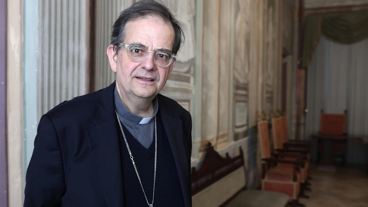 Il cardinale Augusto Paolo Lojudice lancia l’appello per cercare volontari Il cardinale Augusto Paolo Lojudice lancia l’appello per cercare volontari