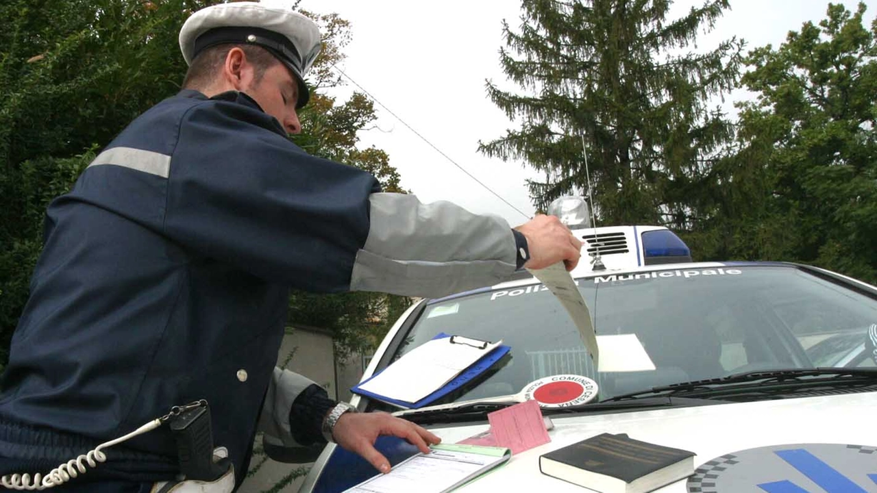 Gli agenti della polizia municipale sono stati incaricati per attuare gli opportuni controlli Gli agenti della polizia municipale sono stati incaricati per attuare gli opportuni controlli