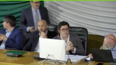 Un’immagine della riunione, congiunta tra Massa e Carrara, delle commissioni bilancio e ambiente Un’immagine della riunione, congiunta tra Massa e Carrara, delle commissioni bilancio e ambiente