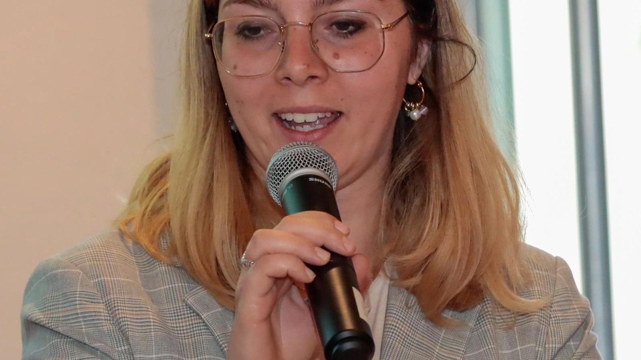 Scuola elementare allagata a Campi: genitori esasperati per i continui disagi. Assessore annuncia intervento urgente per risistemare il tetto. Scuola elementare allagata a Campi: genitori esasperati per i continui disagi. Assessore annuncia intervento urgente per risistemare il tetto.