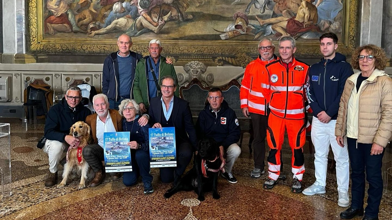 La presentazione del tuffo di Befana, giunto alla sua 17esima edizione La presentazione del tuffo di Befana, giunto alla sua 17esima edizione