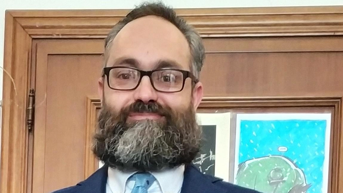 L’assessore all’ambiente al Comune di Perugia, David Grohmann, sta seguendo il piano di rigenerazione del verde urbano nei quartieri L’assessore all’ambiente al Comune di Perugia, David Grohmann, sta seguendo il piano di rigenerazione del verde urbano nei quartieri