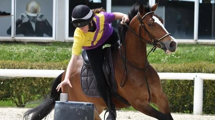 La sedicenne pisana, Camilla Rutinelli, è la nuova campionessa italiana a coppie (insieme al livornese Giacomo Capanna), nei Mounted Games,... La sedicenne pisana, Camilla Rutinelli, è la nuova campionessa italiana a coppie (insieme al livornese Giacomo Capanna), nei Mounted Games,...