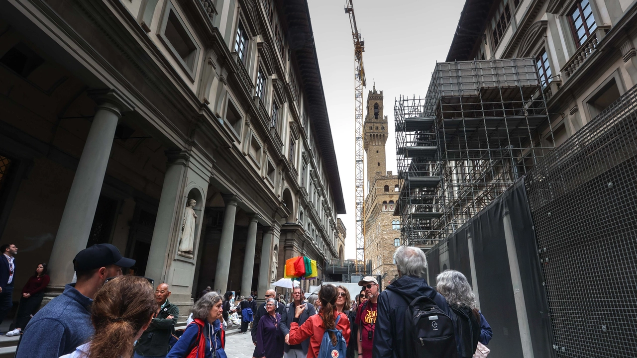 La gru agli Uffizi La gru agli Uffizi