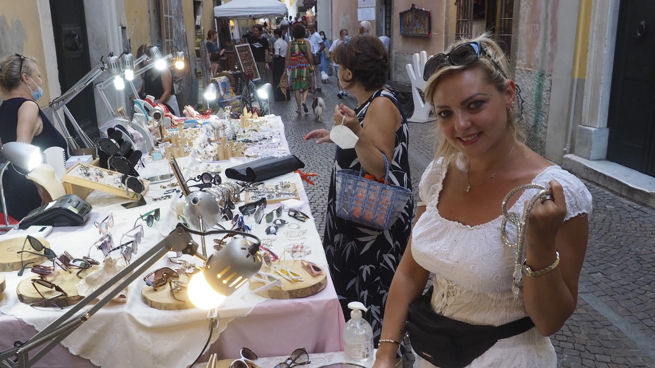 Un’immagine di archivio della ’Soffitta nella strada’, evento clou di agosto Un’immagine di archivio della ’Soffitta nella strada’, evento clou di agosto