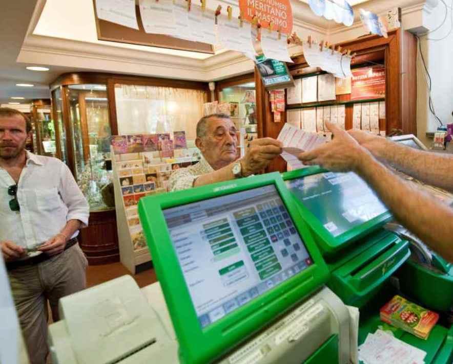 La fortuna bacia ancora la Toscana, vinti 50mila euro a Lucca La fortuna bacia ancora la Toscana, vinti 50mila euro a Lucca