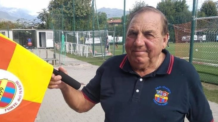 Il Forte dei Marmi piange la scomparsa di Gino Barsotti, noto come "Il Pilastro", custode del campo sportivo "Aliboni". Le società sportive lo ricordano per la sua generosità e passione. Il Forte dei Marmi piange la scomparsa di Gino Barsotti, noto come "Il Pilastro", custode del campo sportivo "Aliboni". Le società sportive lo ricordano per la sua generosità e passione.