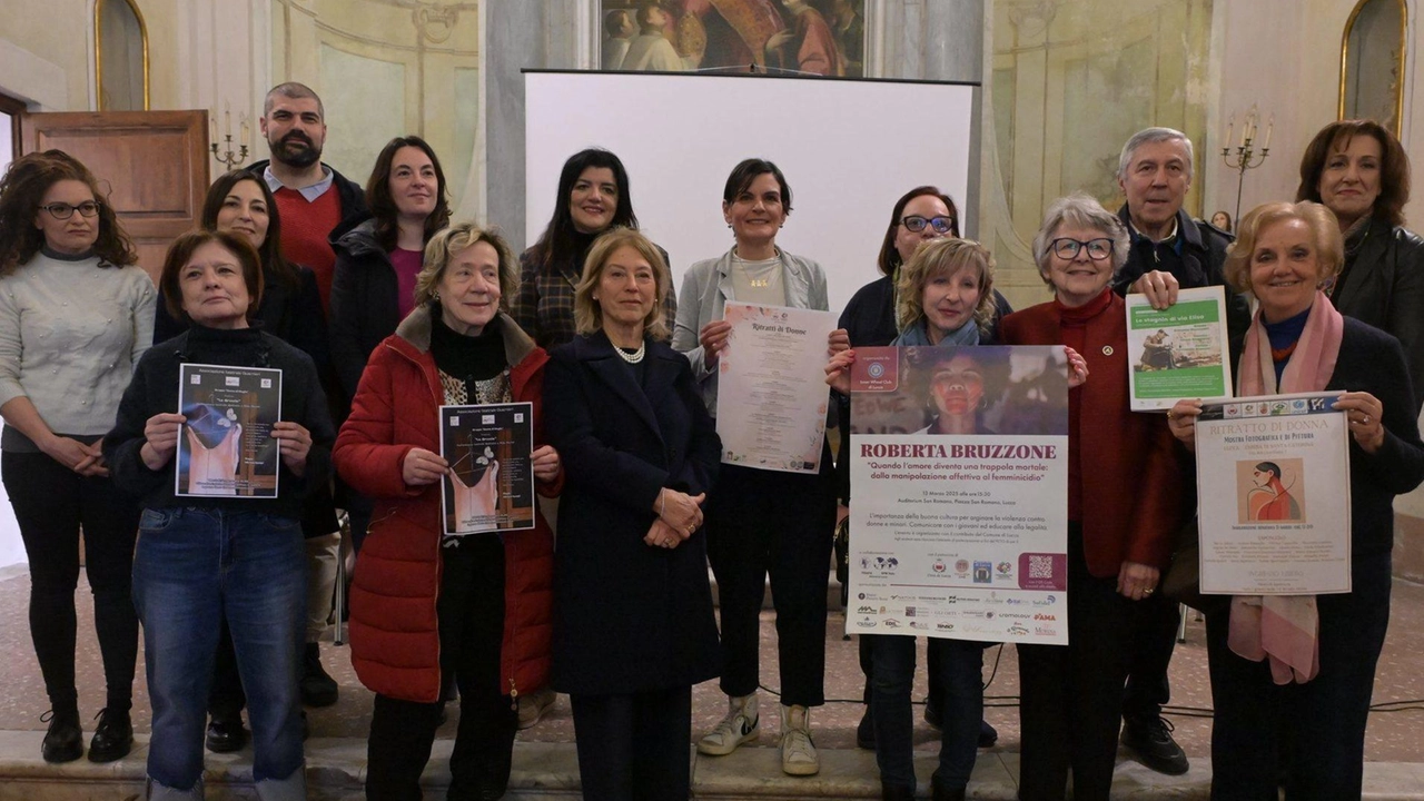 Il calendario di “Ritratti di donne“, promosso dalla commissione pari opportunità, è stato presentato ieri mattina nell’auditorium dell’Agorà. Tanti gli appuntamenti in programma. Il calendario di “Ritratti di donne“, promosso dalla commissione pari opportunità, è stato presentato ieri mattina nell’auditorium dell’Agorà. Tanti gli appuntamenti in programma.