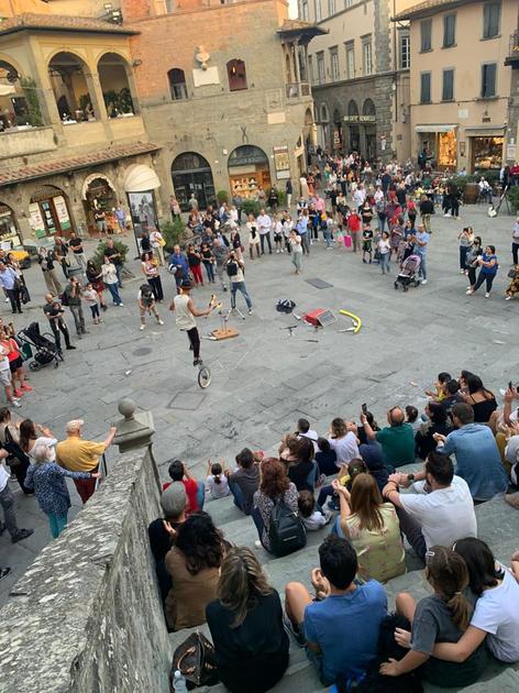 con cortonart in arrivo quattro giorni con spettacoli e cibo di strada