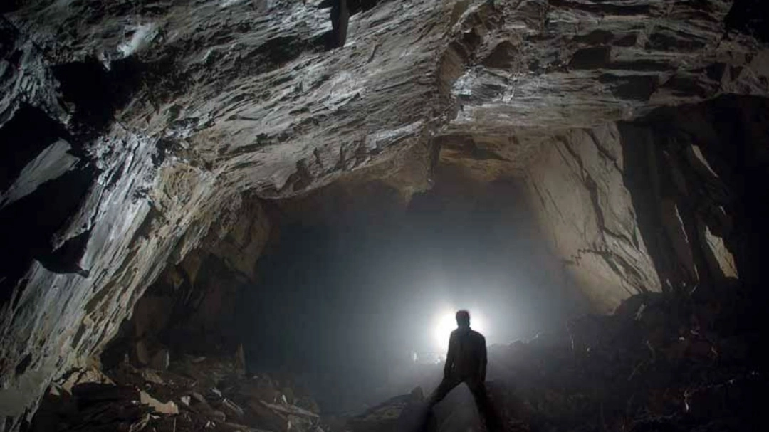 negli abissi delle Apuane negli abissi delle Apuane