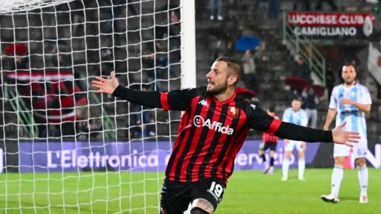 Finita la stagione in campo, per la Lucchese adesso c'è la partita più dura (foto Alcide) Finita la stagione in campo, per la Lucchese adesso c'è la partita più dura (foto Alcide)