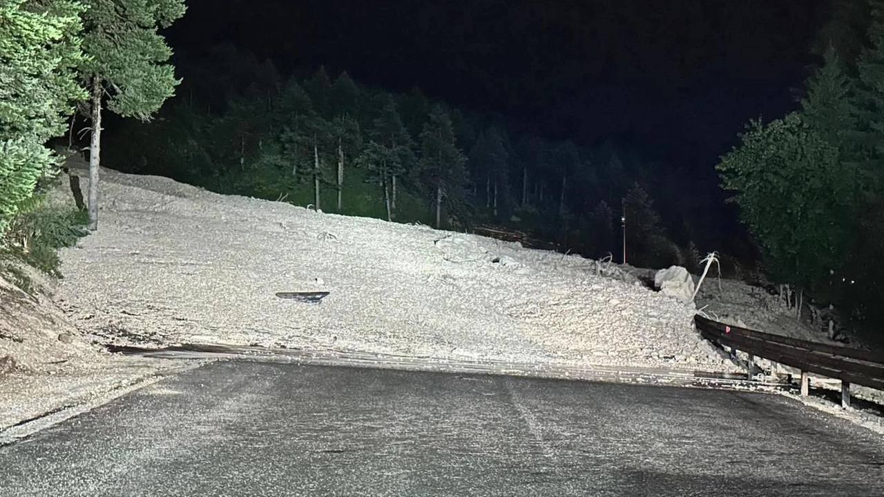 Il distacco la notte scorsa in seguito ad un forte temporale Il distacco la notte scorsa in seguito ad un forte temporale