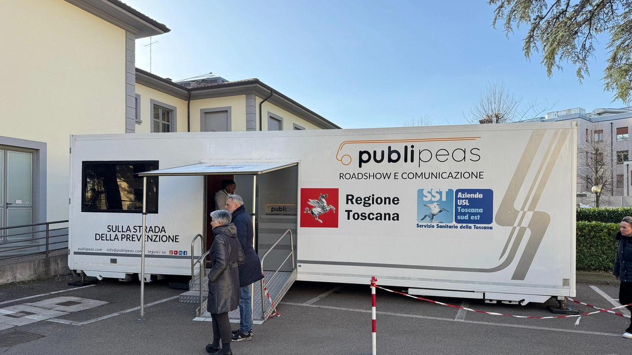 Il mezzo mobile per lo screening del tumore alla mammella Il mezzo mobile per lo screening del tumore alla mammella