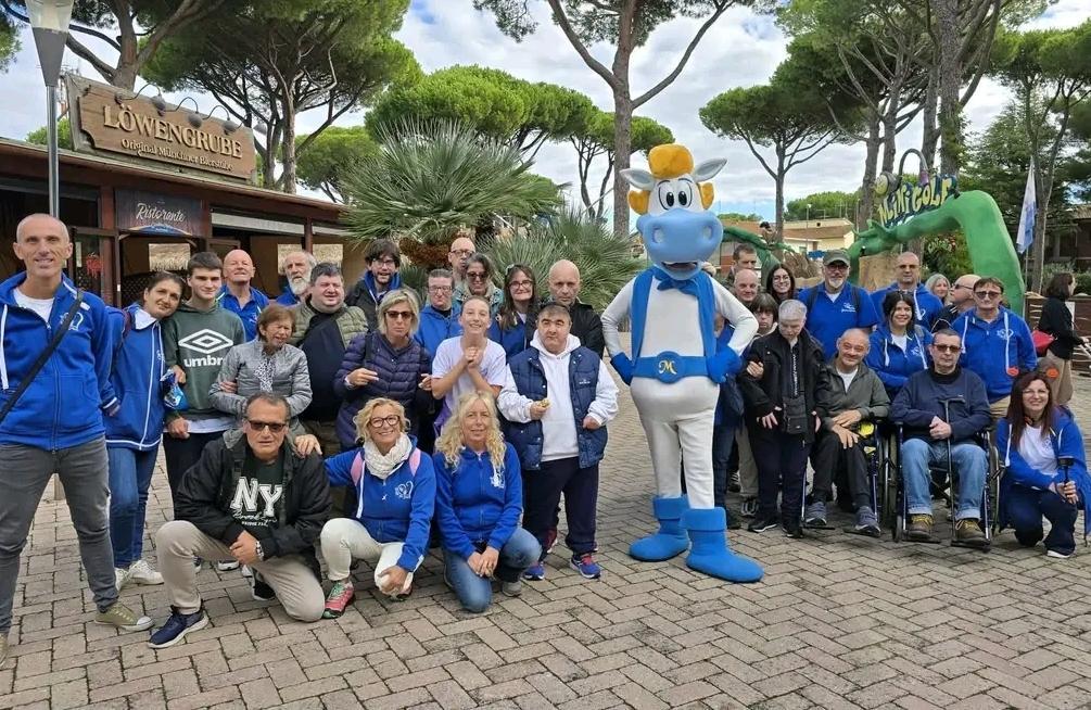 https://www.lanazione.it/image-service/view/acePublic/alias/contentid/N2FlMDVlNjItNjgwMi00/0/il-grazie-ai-volontari-attese-cento-persone.jpeg?f=1.91:1&w=1200