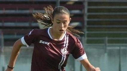 La centrocampista Paola Taddei, cresciuta tra le torri di San Gimignano, passa dall'Arezzo alla Nazionale Under 19: un talento emergente nel calcio femminile italiano. La centrocampista Paola Taddei, cresciuta tra le torri di San Gimignano, passa dall'Arezzo alla Nazionale Under 19: un talento emergente nel calcio femminile italiano.