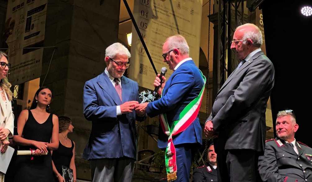 https://www.lanazione.it/image-service/view/acePublic/alias/contentid/N2FmNTg5MTktNjE1ZC00/0/melillo-stregato-dalla-citta-etrusca-sto-pensando-di-comprare-casa-il-premio-al-procuratore-antimafia.jpeg?f=1.90:1&w=1200