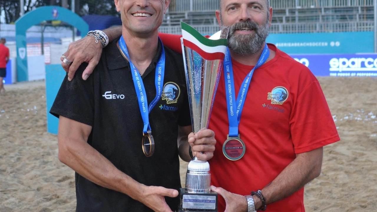 I «viareggini doc» Marco Pacini e Lelio Biancalana hanno guidato l’Under 20 bianconera alla conquista della Coppa Italia I «viareggini doc» Marco Pacini e Lelio Biancalana hanno guidato l’Under 20 bianconera alla conquista della Coppa Italia