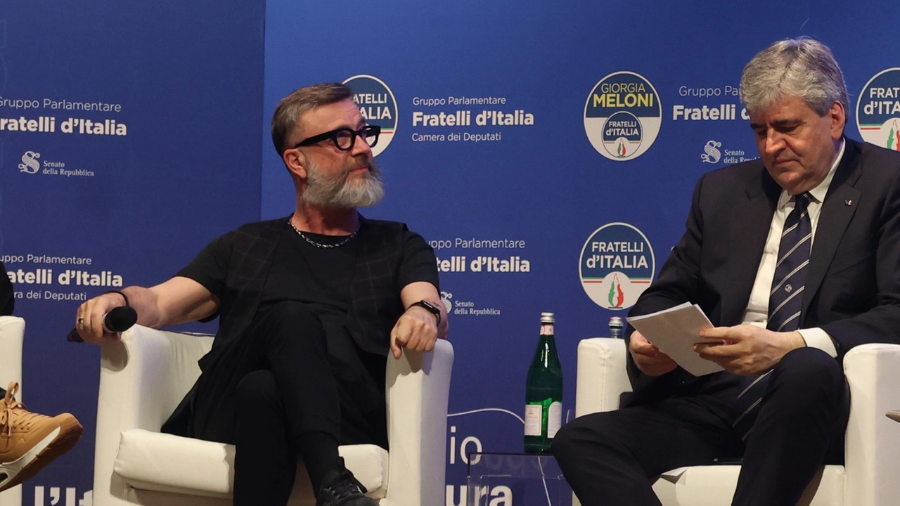 Un momento dell’evento ‘Spazio cultura’ con il sottosegretario Mazzi e Marco Masini Un momento dell’evento ‘Spazio cultura’ con il sottosegretario Mazzi e Marco Masini
