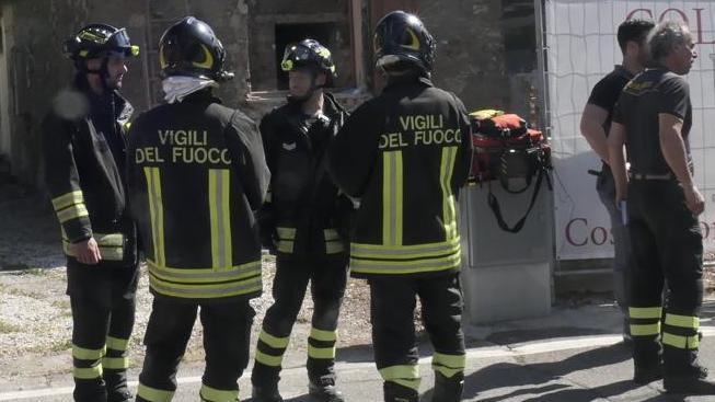https://www.lanazione.it/image-service/view/acePublic/alias/contentid/N2I3Zjc2ZjgtN2RhNS00/0/paura-in-cantiere-crolla-solaio-della-villa-precipitano-tre-operai-sepolti-dai-detriti.jpeg?f=16:9&w=1200&h=630
