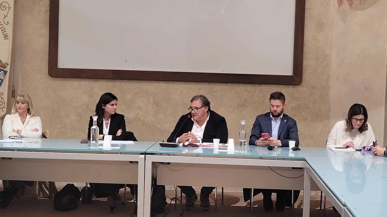 Rappresentanti delle istituzioni durante l’incontro di lunedì scorso Rappresentanti delle istituzioni durante l’incontro di lunedì scorso
