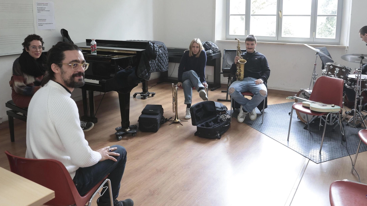 Il presidente Massimo Mazzini e la direttrice Marina Vermiglio fanno il bilancio dell’ultimo anno di lavoro . Priorità per il 2025: "Serve un’aula magna e l’auditorium dove possiamo sempre fare concerti". . Il presidente Massimo Mazzini e la direttrice Marina Vermiglio fanno il bilancio dell’ultimo anno di lavoro . Priorità per il 2025: "Serve un’aula magna e l’auditorium dove possiamo sempre fare concerti". .