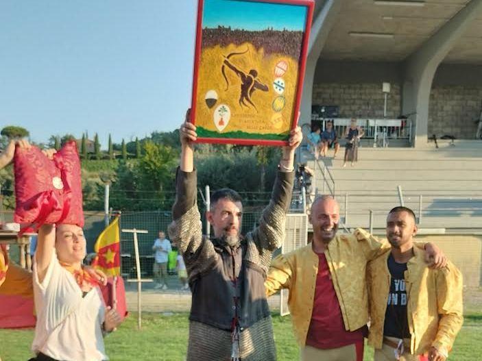 https://www.lanazione.it/image-service/view/acePublic/alias/contentid/N2IwZTk0ZTItMGJmOC00/0/torneo-di-apertura-delle-cacce-successo-del-quartiere-travaglio.jpeg?f=1.91:1&w=1200