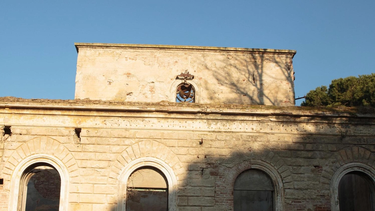 Le complesse condizioni in cui si trova adesso la Stazione Marconi a Coltano Le complesse condizioni in cui si trova adesso la Stazione Marconi a Coltano