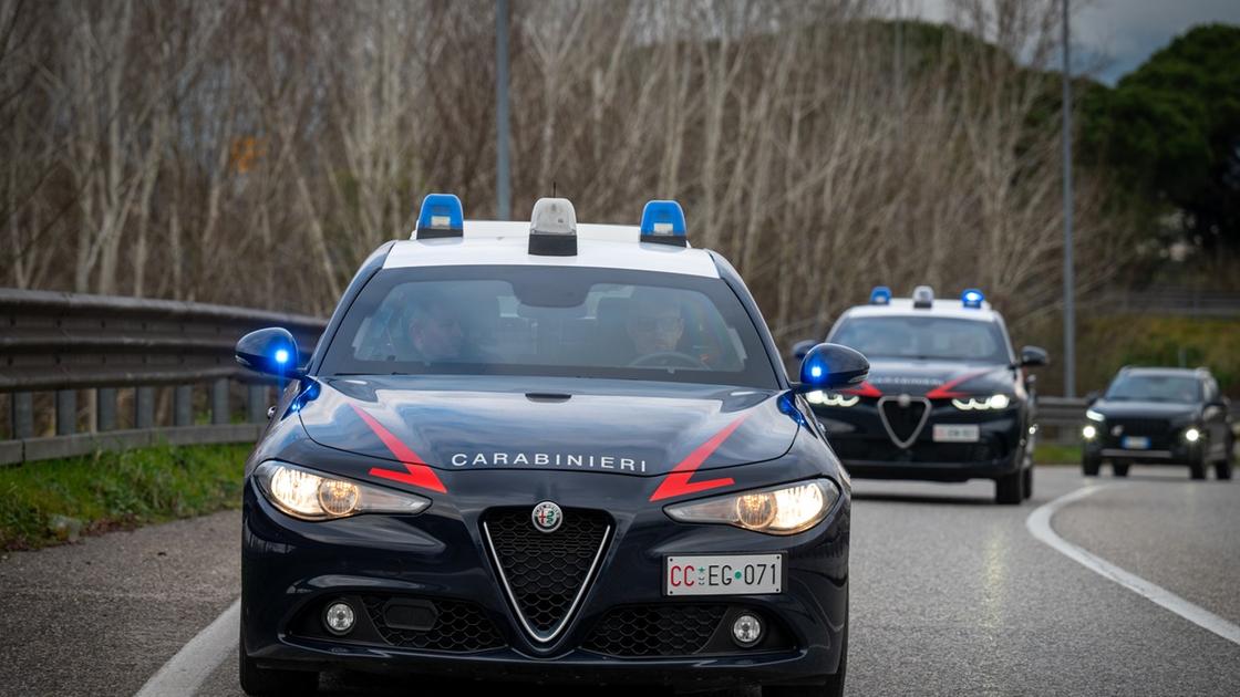 Truffatore violento tenta il raggiro dello specchietto e aggredisce le vittime Truffatore violento tenta il raggiro dello specchietto e aggredisce le vittime