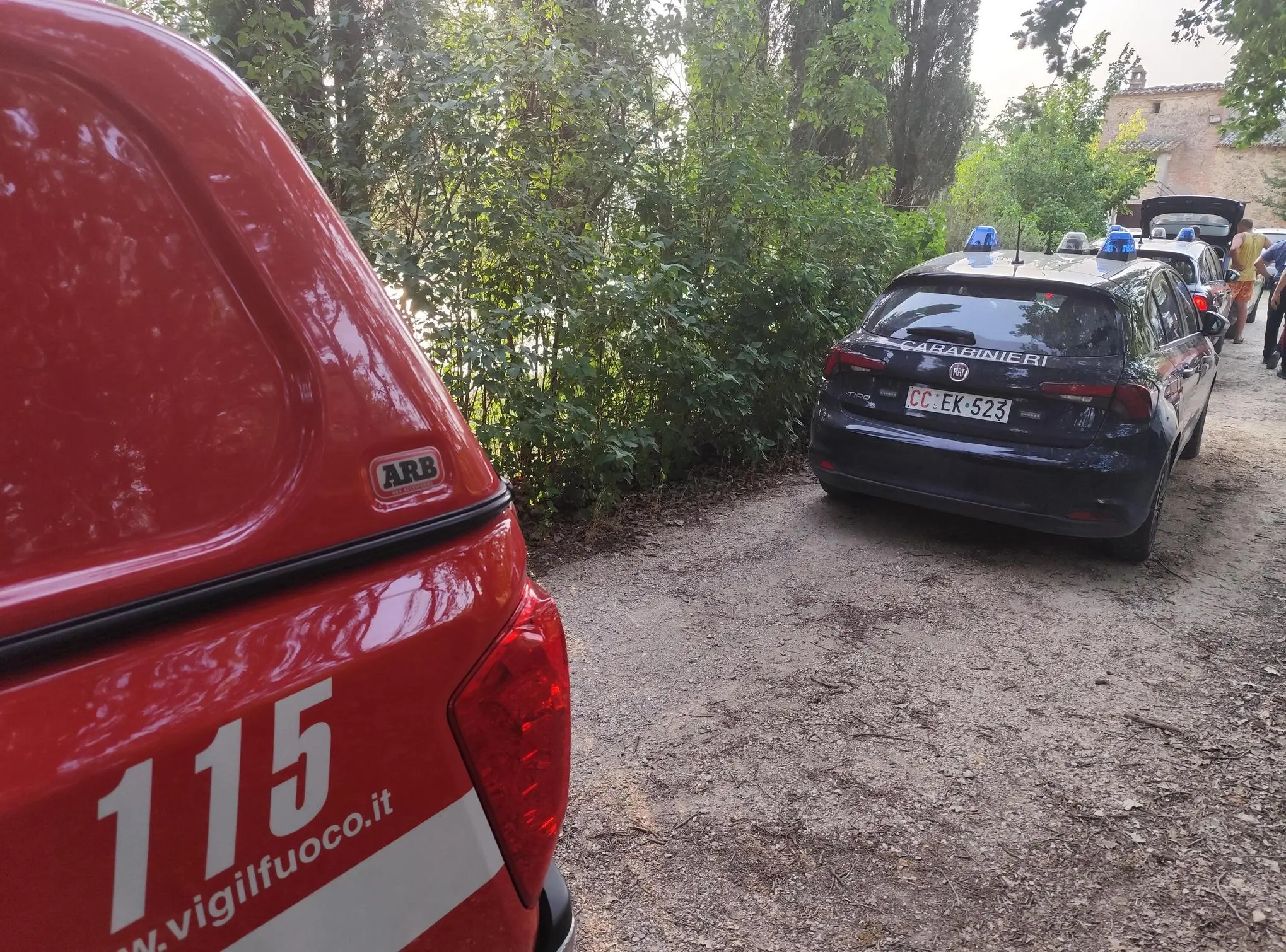 Tragedia alla festa di fine scuola ’Riccardo morto annegato’. Prime conferme dall’autopsia