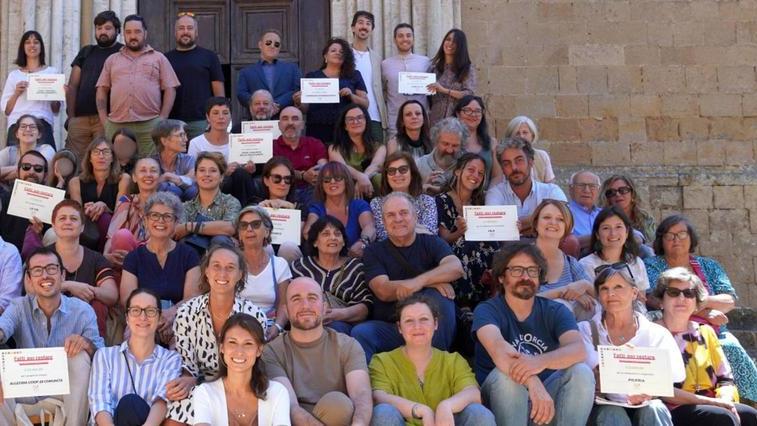https://www.lanazione.it/image-service/view/acePublic/alias/contentid/N2JiNmQwMzUtZjliMS00/0/fatti-per-restare-cooperative-di-comunita-contro-lo-spopolamento.jpeg?f=16:9&w=1200&h=630