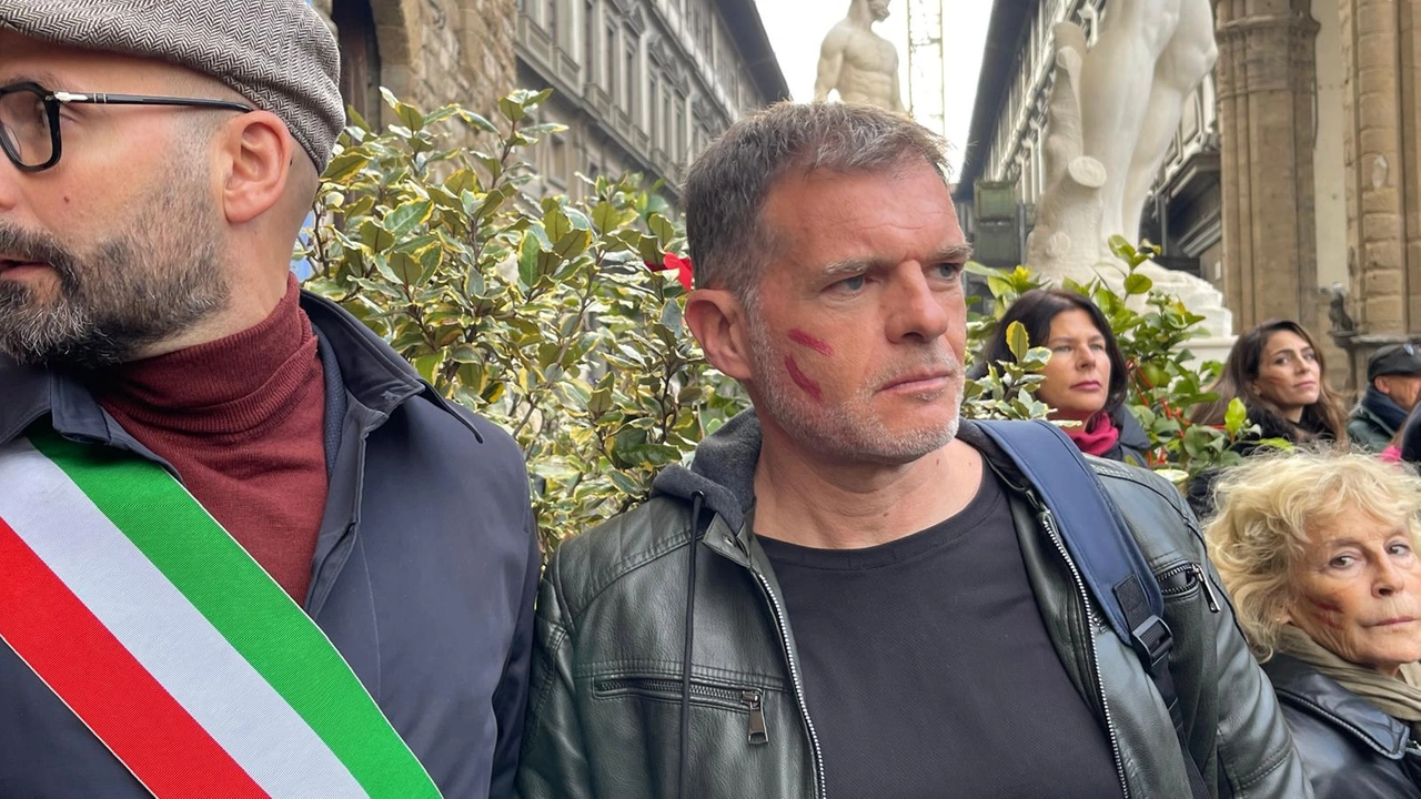 Stefano Massini all’evento organizzato dal nostro gruppo editoriale, nell’ambito del progetto nato l’anno scorso #QNxLeDonne (foto NewPressPhoto) Stefano Massini all’evento organizzato dal nostro gruppo editoriale, nell’ambito del progetto nato l’anno scorso #QNxLeDonne (foto NewPressPhoto)