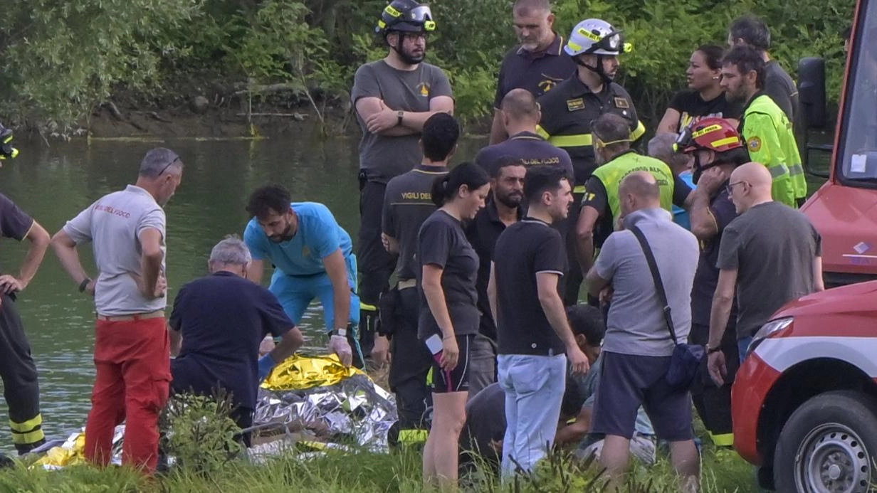 Si tuffa e non riemerge. Bambino di 10 anni annega a Bilancino. Il corpo vicino alla riva