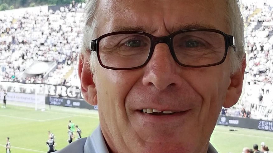 Tutti in campo per la solidarietà. La sala multimediale ’Matteo Tivegna’ della centrale Enel della Spezia, ha ospitato l’altro pomeriggio... Tutti in campo per la solidarietà. La sala multimediale ’Matteo Tivegna’ della centrale Enel della Spezia, ha ospitato l’altro pomeriggio...