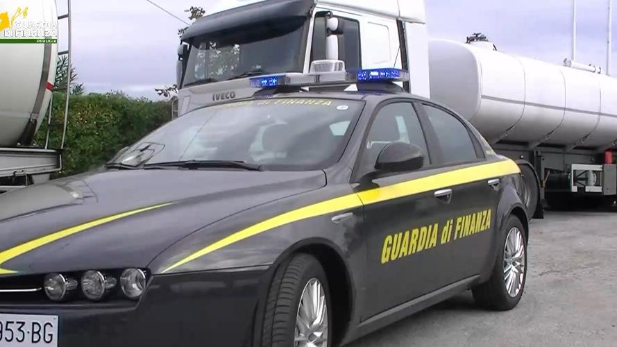 Lotta alle frodi fiscali: sequestro da 12 milioni a un noto imprenditore del carburante Lotta alle frodi fiscali: sequestro da 12 milioni a un noto imprenditore del carburante