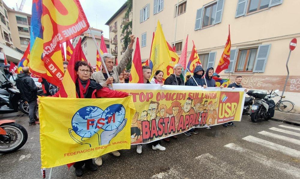 Usb Firenze, presidio alla Leonardo per sciopero contro riarmo Usb Firenze, presidio alla Leonardo per sciopero contro riarmo