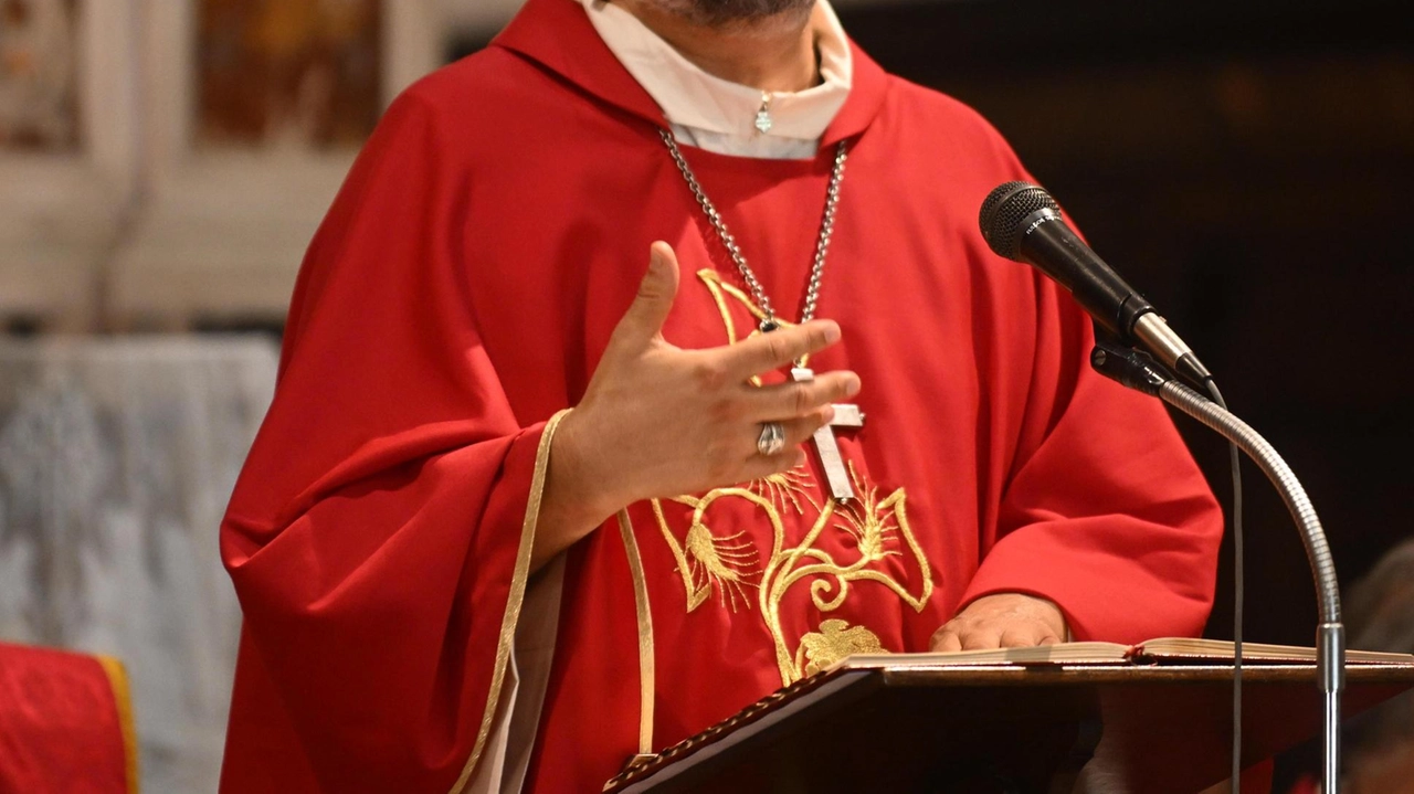 Il vescovo di Lucca Paolo Giulietti contento per la nomina del nuovo papa Il vescovo di Lucca Paolo Giulietti contento per la nomina del nuovo papa