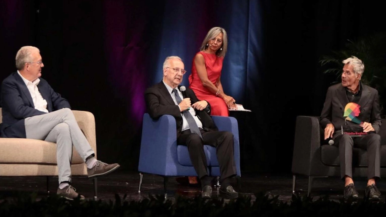 I protagonisti ieri sul palco per l’edizione speciale I protagonisti ieri sul palco per l’edizione speciale