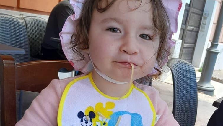 incidente in a1 morta anche la bimba di 4 anni la tragedia della famiglia visconti