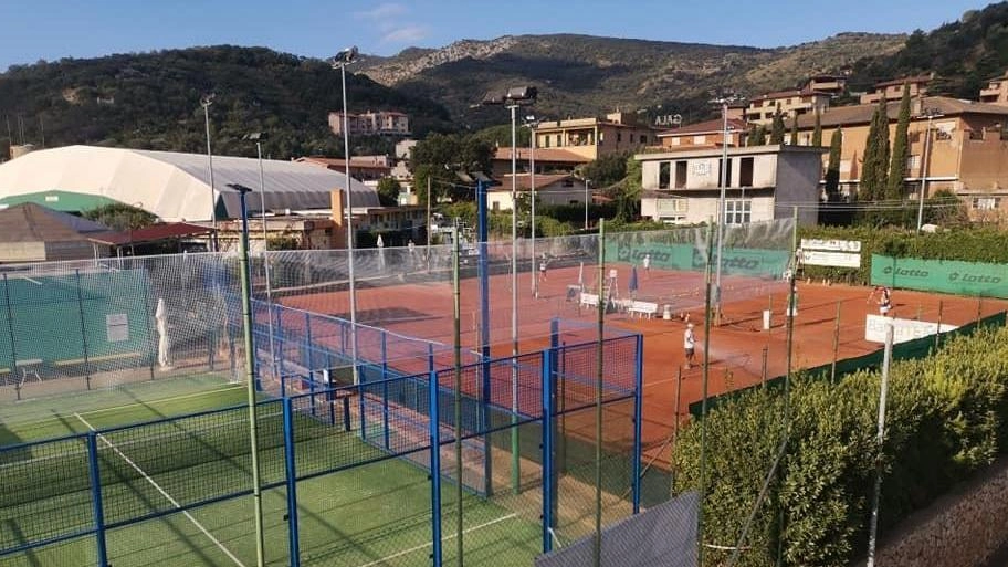 L’impianto sarà gestito dall’associazione Asd Tennis Club Argentario L’impianto sarà gestito dall’associazione Asd Tennis Club Argentario