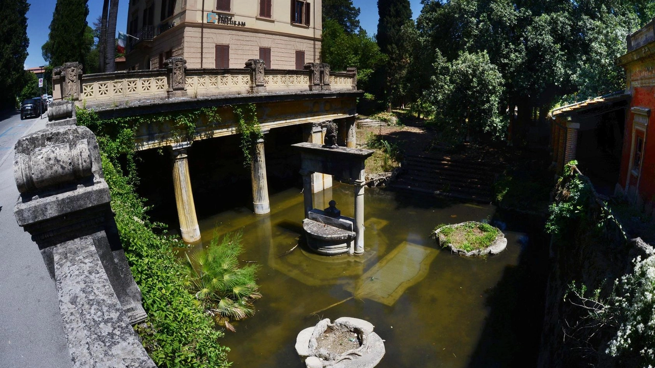 La Palazzina Presidenziale di viale Diaz ribattezzata Palazzina Fideuram è stata venduta il 25 febbraio per. un milione e 300mila euro La Palazzina Presidenziale di viale Diaz ribattezzata Palazzina Fideuram è stata venduta il 25 febbraio per. un milione e 300mila euro