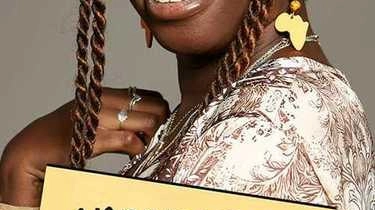 Oggi alle 17 nella biblioteca "Badii", si terrà un incontro con la scrittrice Nogaye Ndiaye (nella foto), autrice del... Oggi alle 17 nella biblioteca "Badii", si terrà un incontro con la scrittrice Nogaye Ndiaye (nella foto), autrice del...
