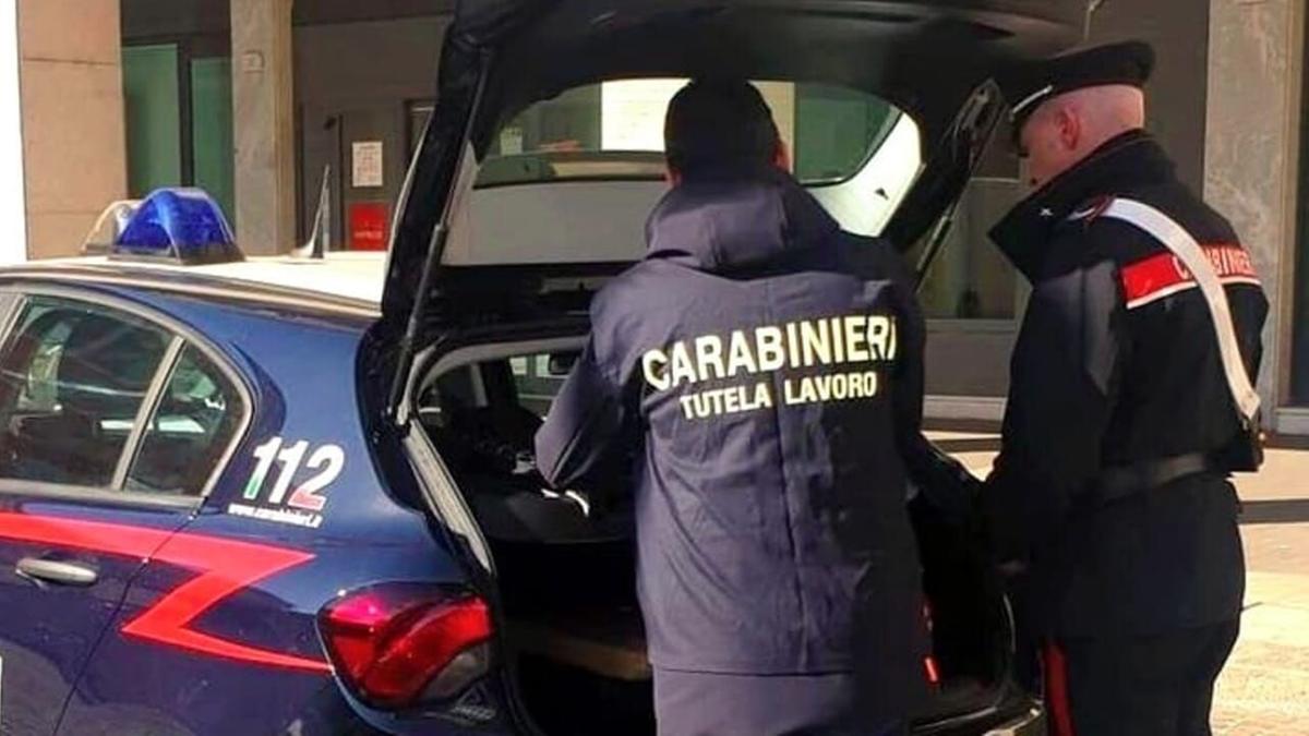 I riflettori sulla movida. Due lavoratori al nero. Pub chiuso e multato dai carabinieri del Nil