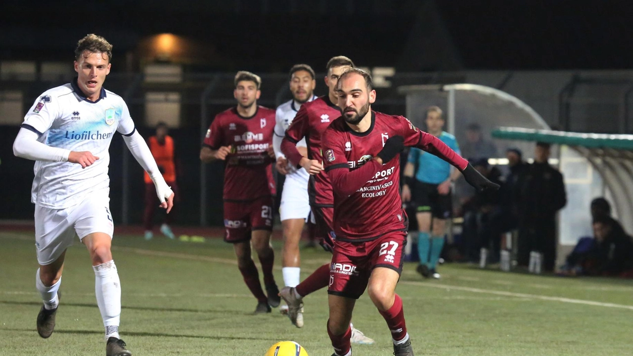 Riccardo Ladinetti, classe 2000, analizza la scofitta del Pontedera contro il Carpi (foto Bongianni/Germogli) Riccardo Ladinetti, classe 2000, analizza la scofitta del Pontedera contro il Carpi (foto Bongianni/Germogli)