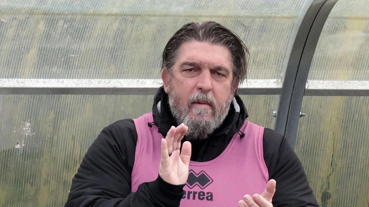 Il Summer Camp della Robur offre ai giovani calciatori un'esperienza unica al Franchi, con tecnici svedesi e focus sui valori del calcio. Il Summer Camp della Robur offre ai giovani calciatori un'esperienza unica al Franchi, con tecnici svedesi e focus sui valori del calcio.