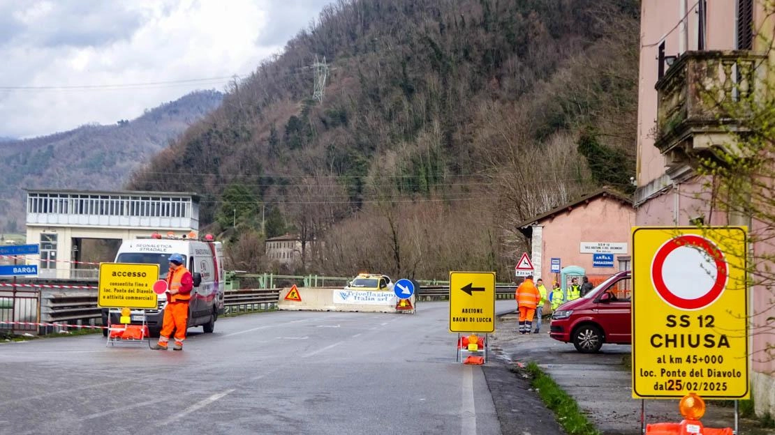 La Statale 12 è stata chiusa nelle settimane scorse da Anas per consentire dei lavori di messa in sicurezza