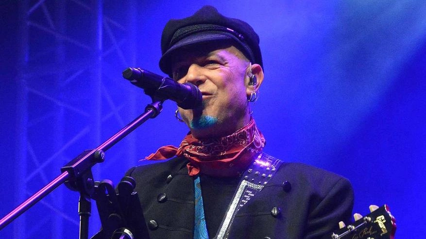 La formula Valenti accende S.Agostino: il rock, le lacrime per Erriquez e Benvegnù, il boato alle 24 . La formula Valenti accende S.Agostino: il rock, le lacrime per Erriquez e Benvegnù, il boato alle 24 .