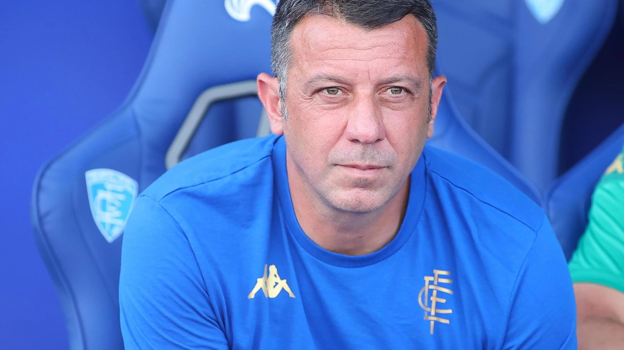 L'Empoli si prepara per sfidare la Roma senza Grassi e D'Aversa. La formazione confermata e il modulo 3-4-2-1 restano immutati. Solbakken e Maleh protagonisti, con attenzione su Cacace e Pezzella. L'allenamento mira a migliorare la concretezza in vista della partita. Pistolesi sottolinea l'importanza di grinta e intensità per affrontare la squadra avversaria. L'Empoli si prepara per sfidare la Roma senza Grassi e D'Aversa. La formazione confermata e il modulo 3-4-2-1 restano immutati. Solbakken e Maleh protagonisti, con attenzione su Cacace e Pezzella. L'allenamento mira a migliorare la concretezza in vista della partita. Pistolesi sottolinea l'importanza di grinta e intensità per affrontare la squadra avversaria.