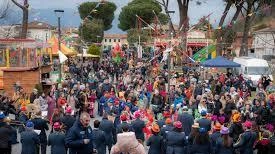 Nel 2024 la Santa Pasqua molto bassa aveva anticipato tutto, con i Carnevali della Piana in partenza già a ridosso... Nel 2024 la Santa Pasqua molto bassa aveva anticipato tutto, con i Carnevali della Piana in partenza già a ridosso...